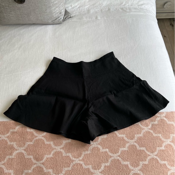 Vince Pants - Vince linen shorts